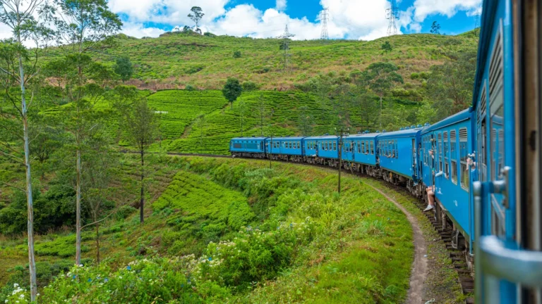 Beautiful mountains Sri Lanka - Baurs Travels