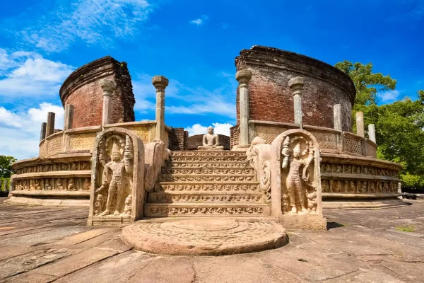 vatadage buddhist structure polonnaruwa - baurs travels