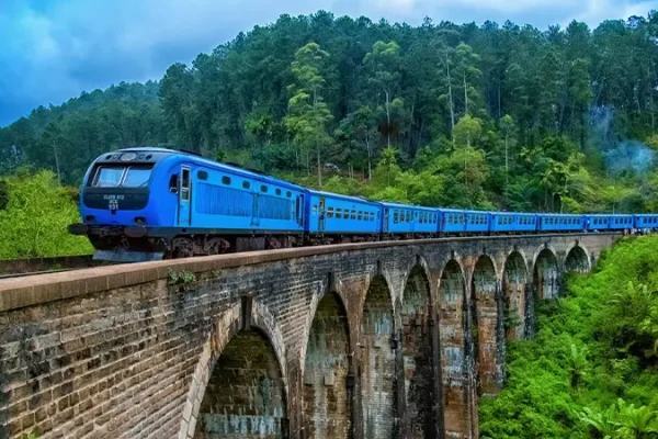 Ella Demodara Nine Aarch Bridge Bridge Sri Lanka - Baurs Travels